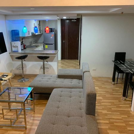 Club Ultima Cebu City Eksteriør bilde
