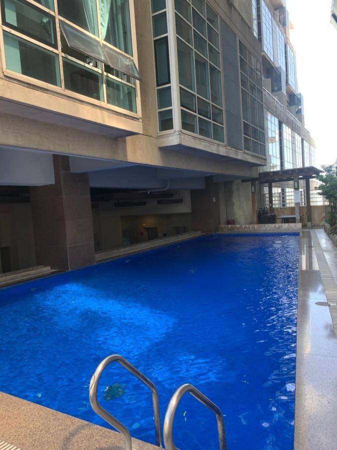 Club Ultima Cebu City Eksteriør bilde